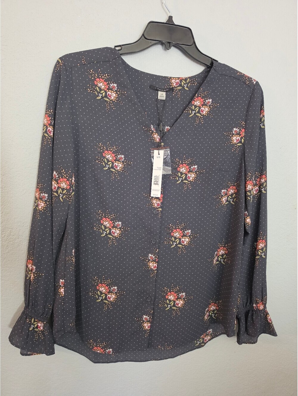 Tahari Floral Print Button-Up Blouse in Large